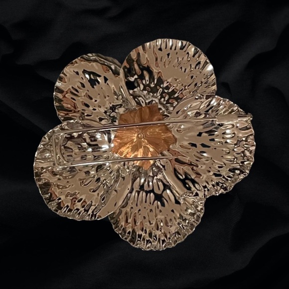 Buccellati 18k White, Yellow & Rose Gold Magnolia Flower Brooch - Picture 5 of 5